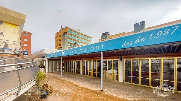 Ресторан на берегу моря в Мальграт-де-Мар